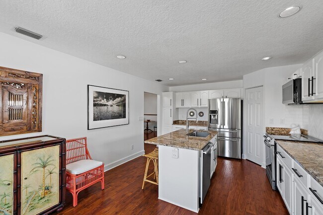 Building Photo - 3463 Canal Ct