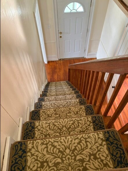 Staircase - 6322 N Bayou Black Dr