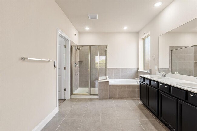 Building Photo - 2260 Hat Bender Lp