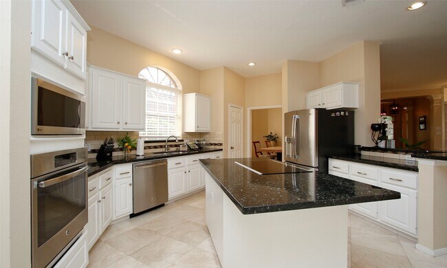 Building Photo - 19 E Sunny Slope Cir