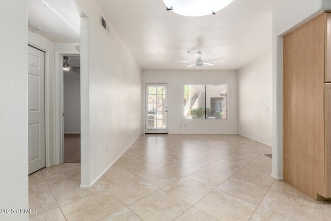Building Photo - 7008 E Gold Dust Ave
