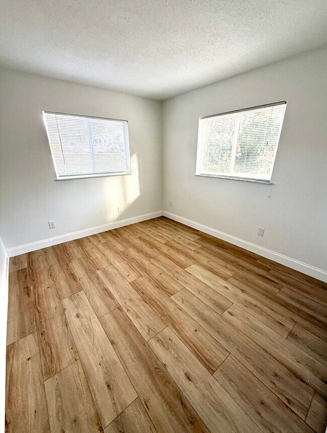 Building Photo - Beautifully Renovated 4-Bedroom Home with Large Backyard & 2-Car Garage