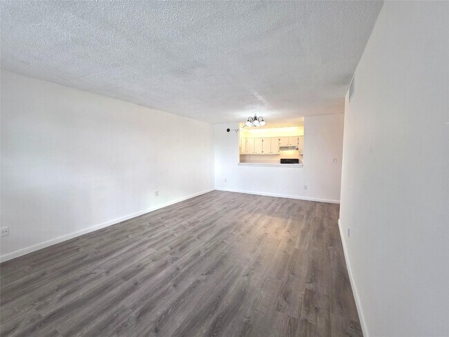 Building Photo - 14850 Naranja Lakes Blvd