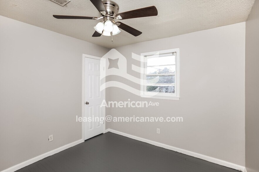 Building Photo - 117 Westbridge Rd
