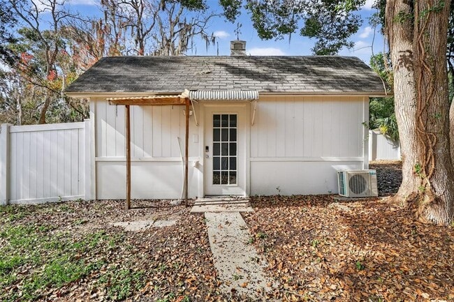 Building Photo - 423 E 10th Ave