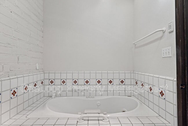 Building Photo - 4085 Via Palo Verde Lago