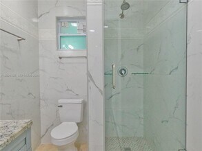 Building Photo - 1021 Mango Dr