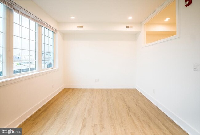 Building Photo - 1324 Frankford Ave