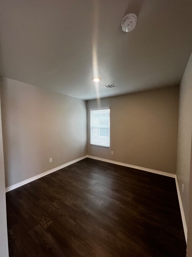 Building Photo - 2765 Alice Wy