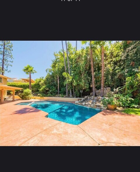 Building Photo - 16545 Park Lane Cir
