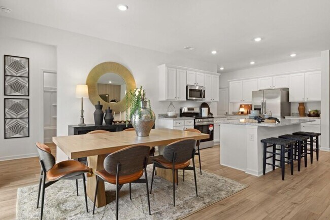 Building Photo - 470 Red Dragon Dr