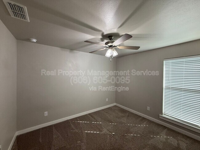 Building Photo - 13719 Avenue R