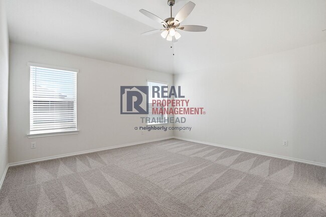 Building Photo - Inviting 3-Bedroom Home with Covered Patio