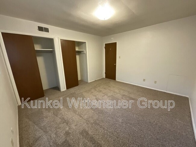 Building Photo - 900 8th St