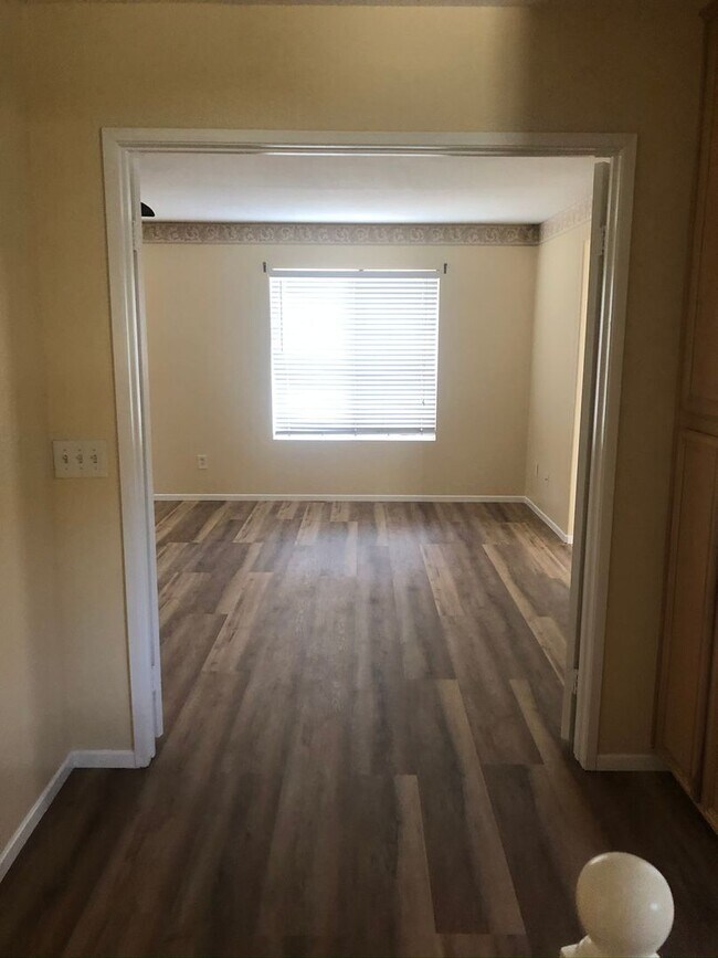 Building Photo - Spacious 4bd/2.5ba house in Moreno Valley on Blazer Ct!