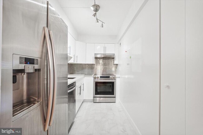 Building Photo - 7621 Tremayne Pl