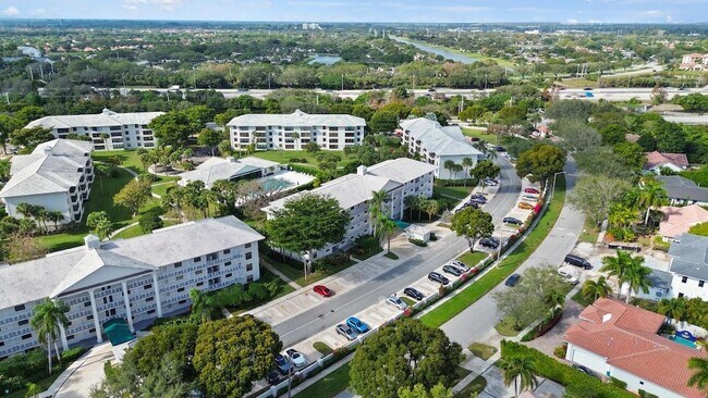 Building Photo - 3716 Whitehall Dr