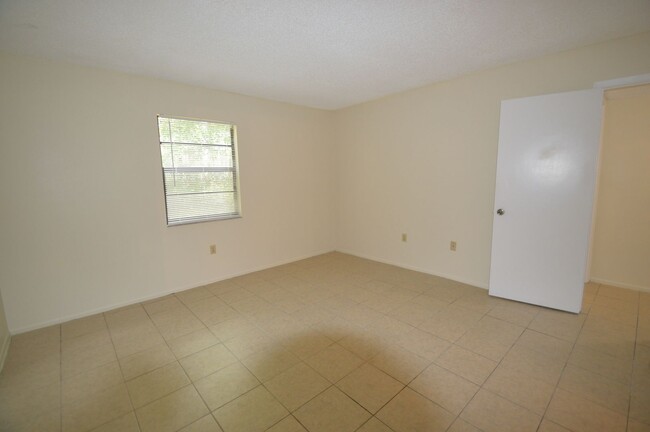 Building Photo - 3 B/2B 1st floor condo in Baywood Meadows!...