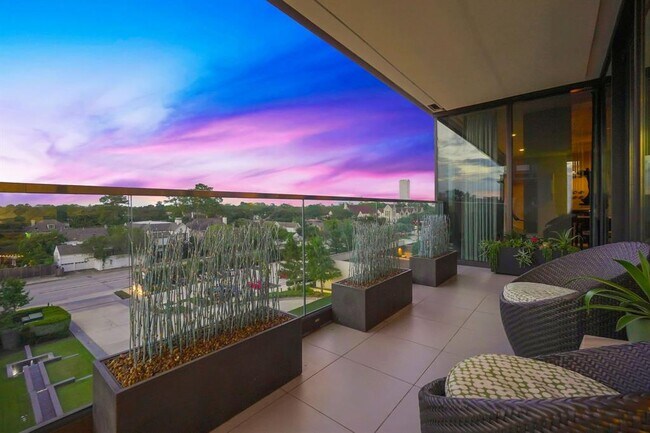 Building Photo - 3433 Westheimer Rd