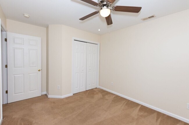 Building Photo - MOVE-IN READY