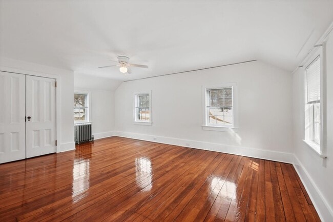 Building Photo - 247 Liberty Corner Rd