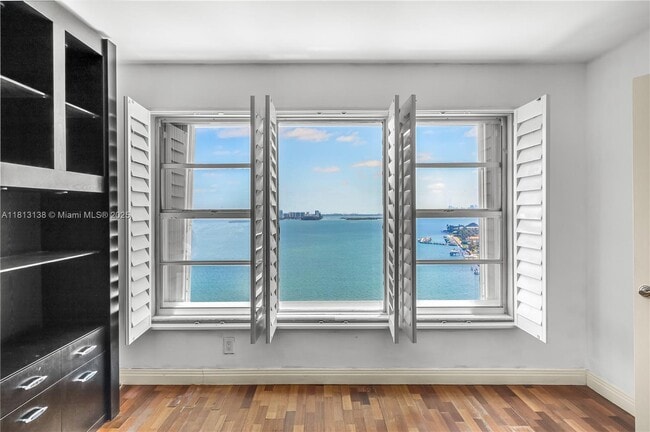 Building Photo - 11111 Biscayne Blvd
