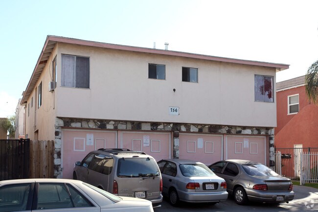 Building Photo - 756-758 Cerritos Ave