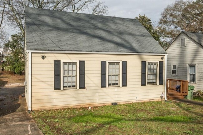 Building Photo - 1095 Deckner Ave SW