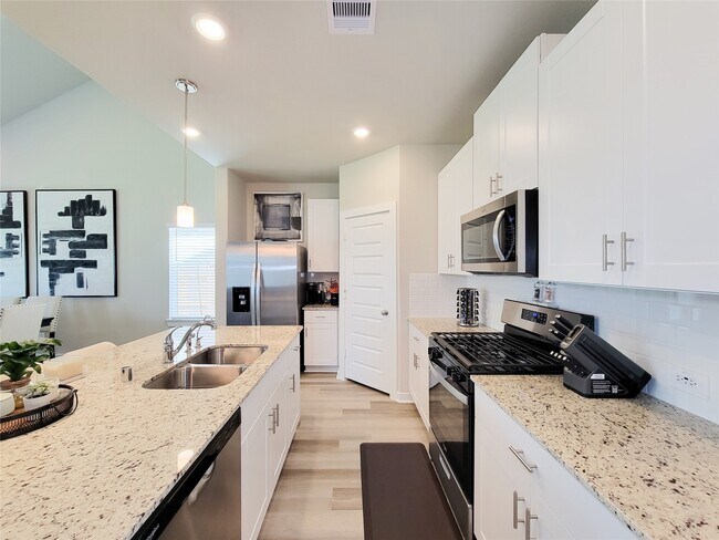 Building Photo - 8401 Hazel River Dr