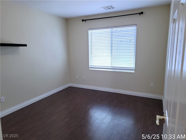 Building Photo - 2248 Summer Home St