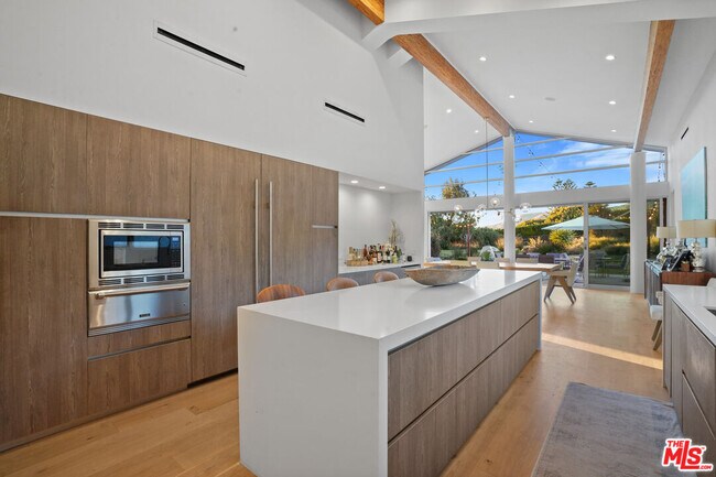 Building Photo - 30479 Morning View Dr