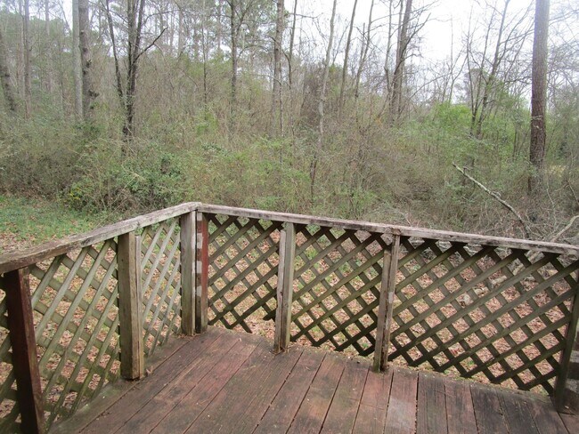 Building Photo - 216 Maryland Dr