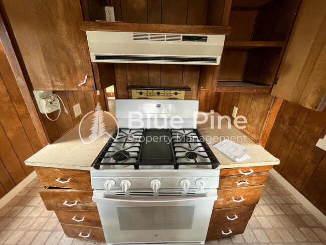 Building Photo - 925 Wilson Ave