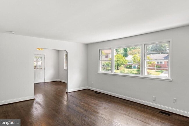 Building Photo - 5019 Leland Dr