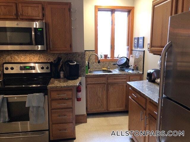 Building Photo - 77 Easton St