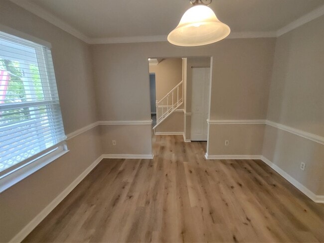 Building Photo - Move-in ready Home located in the Walnut C...