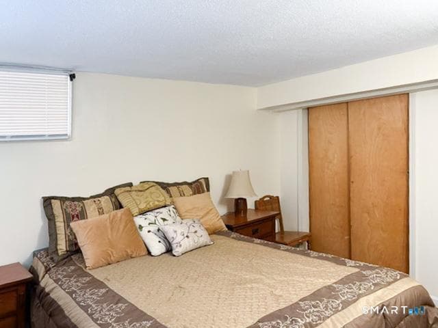 Building Photo - 961 N High St