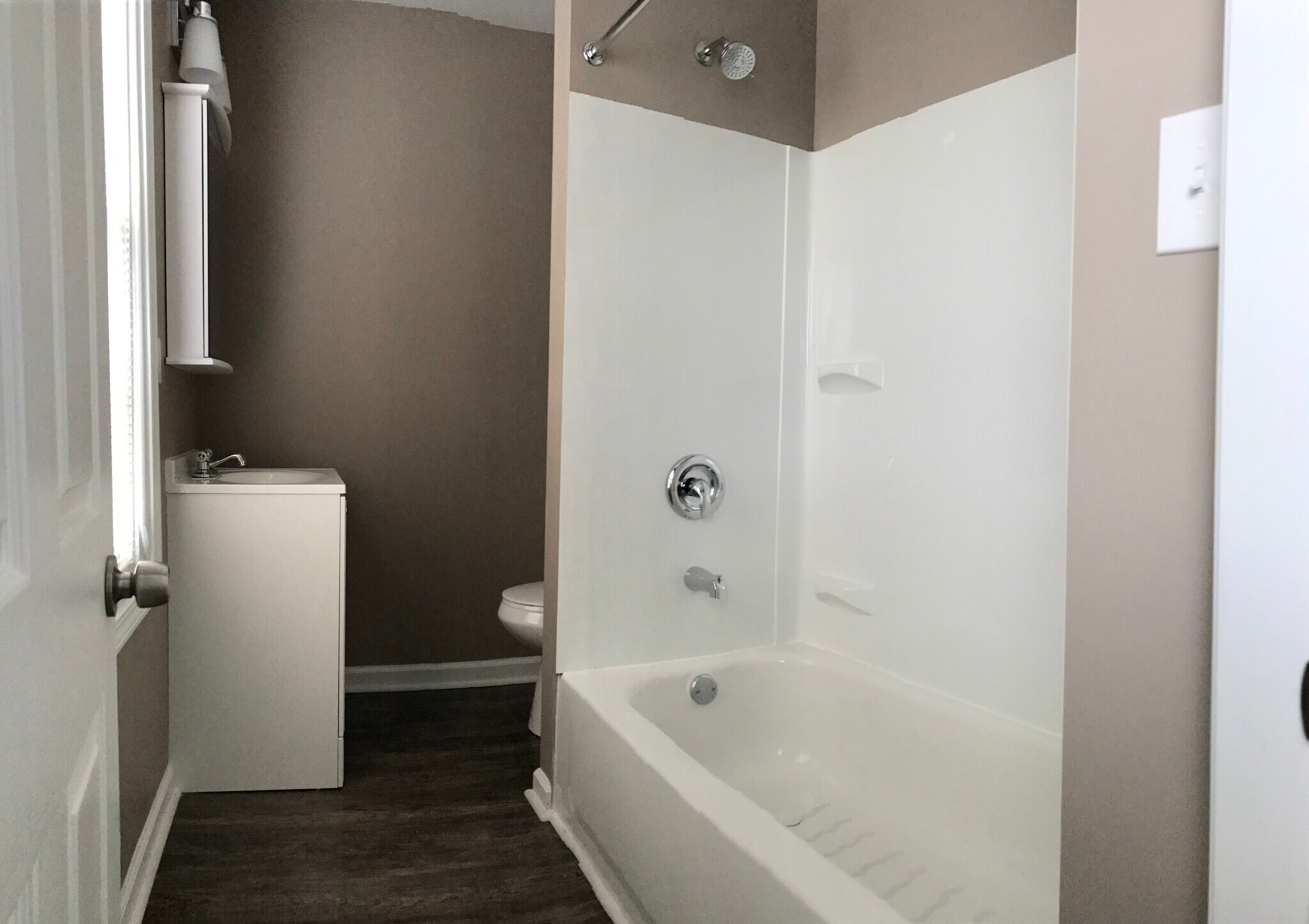 Building Photo - 48 Maytide St