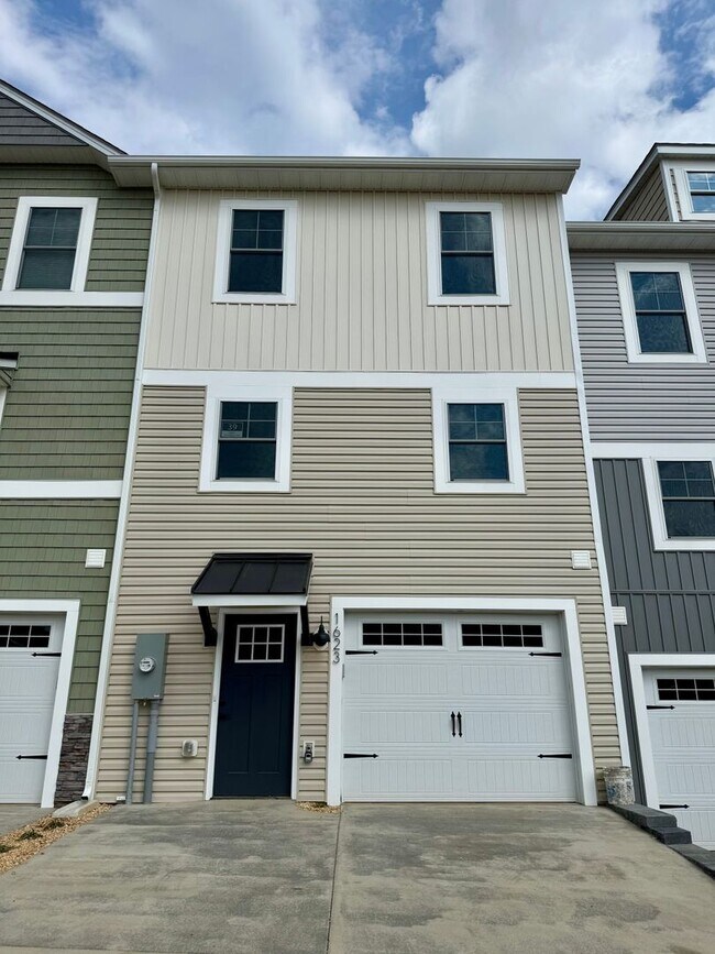 Building Photo - Brand New Townhouse for Rent in Congers Creek