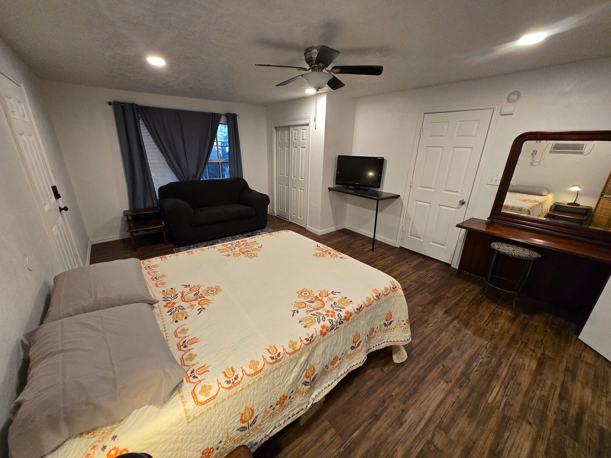 Building Photo - 4200 Rusk St