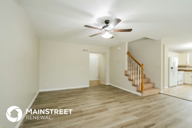 Building Photo - 1017 Providence Pointe Dr