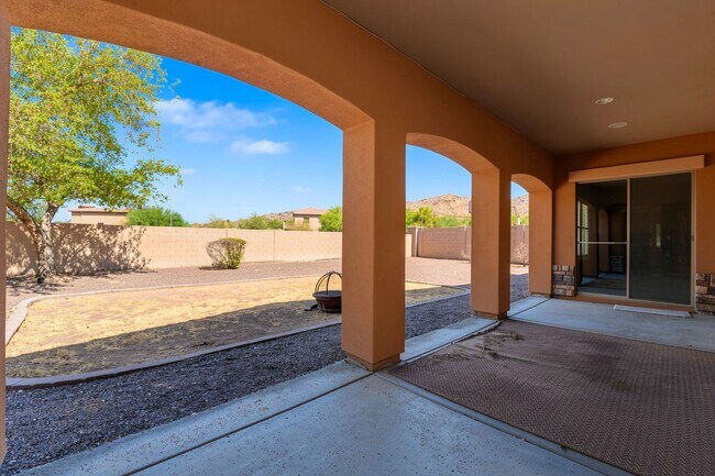 Building Photo - Welcome to this inviting Phoenix Rental - Available!