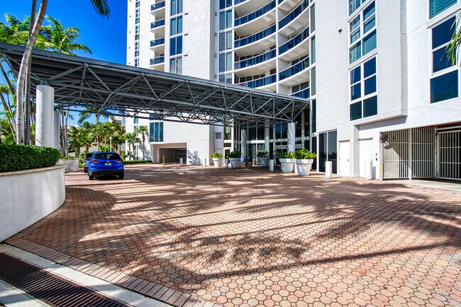 Building Photo - 18911 Collins Ave