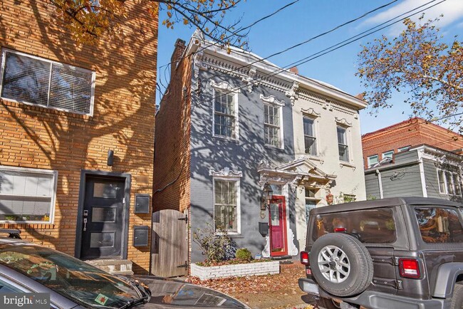 Primary Photo - 220 N Patrick St