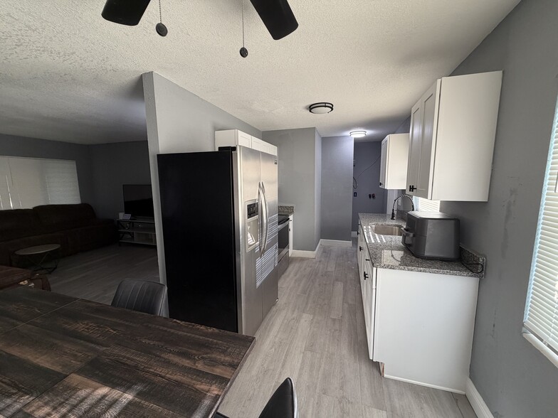 Building Photo - 830 Wooden Blvd