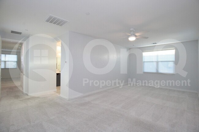 Building Photo - 670 S Jacana Ln