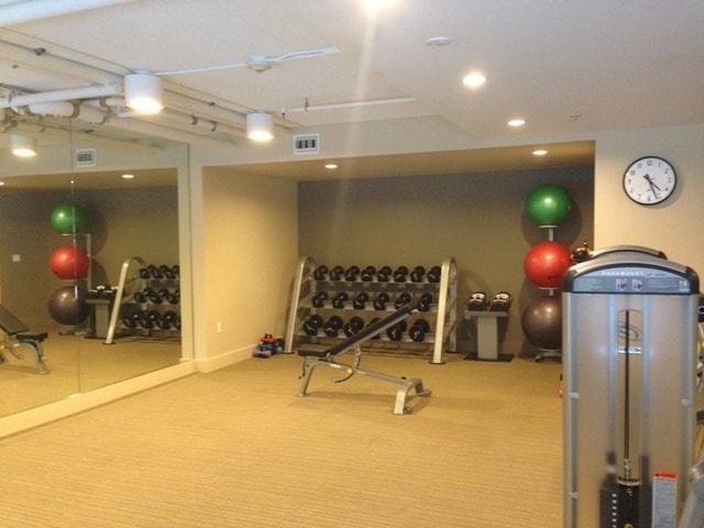 Building Photo - EPIC REA: GORGEOUS 1BD/ 1BA Condo w/ Amazing Views & Fabulous Rooftop