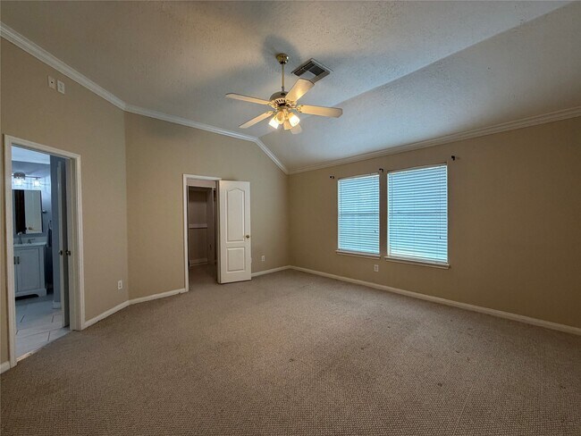 Building Photo - 1113 Shadowbend