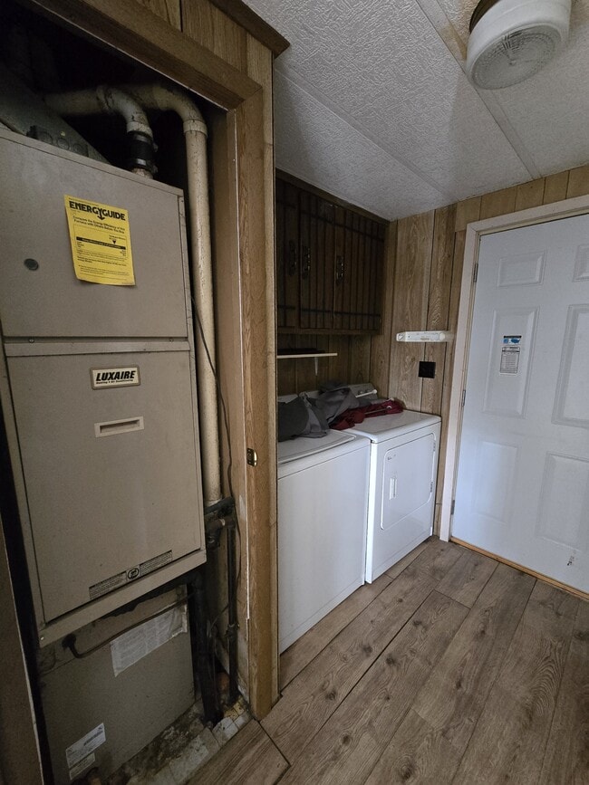 Building Photo - 580 S Main St