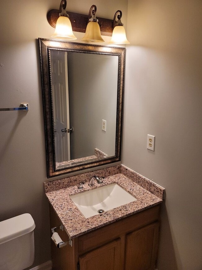 Building Photo - Newly Renovated 3 Bedroom, 2 Bath Ranch Home. Minutes from Shopping & Restaurants!